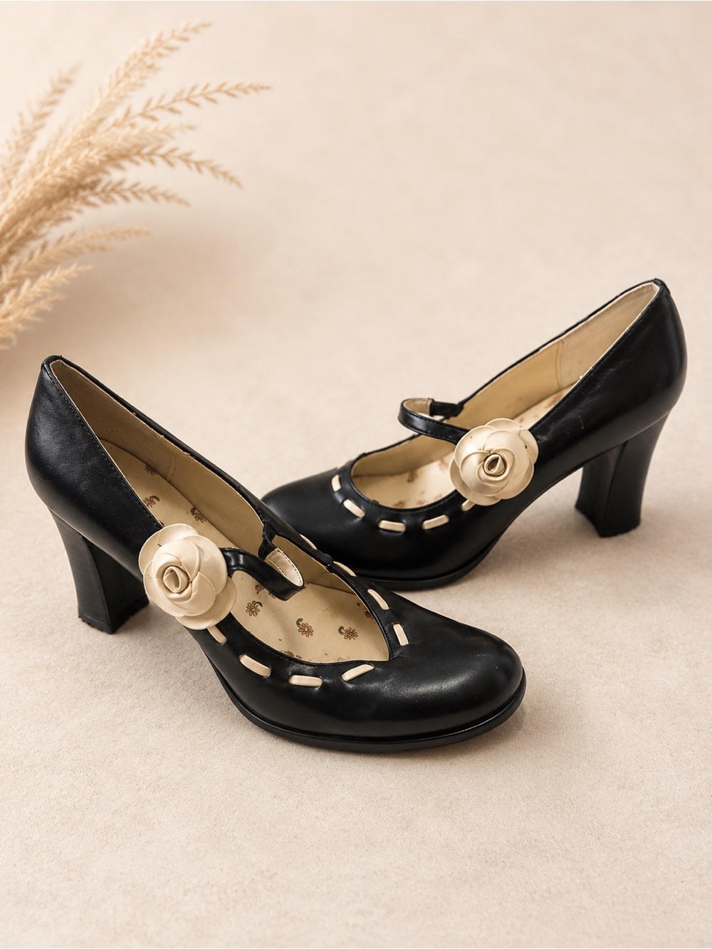 Vintage Y2K Highlights Black Floral Mary Jane Heels Size 7.5 Heel Height 3.5 In.